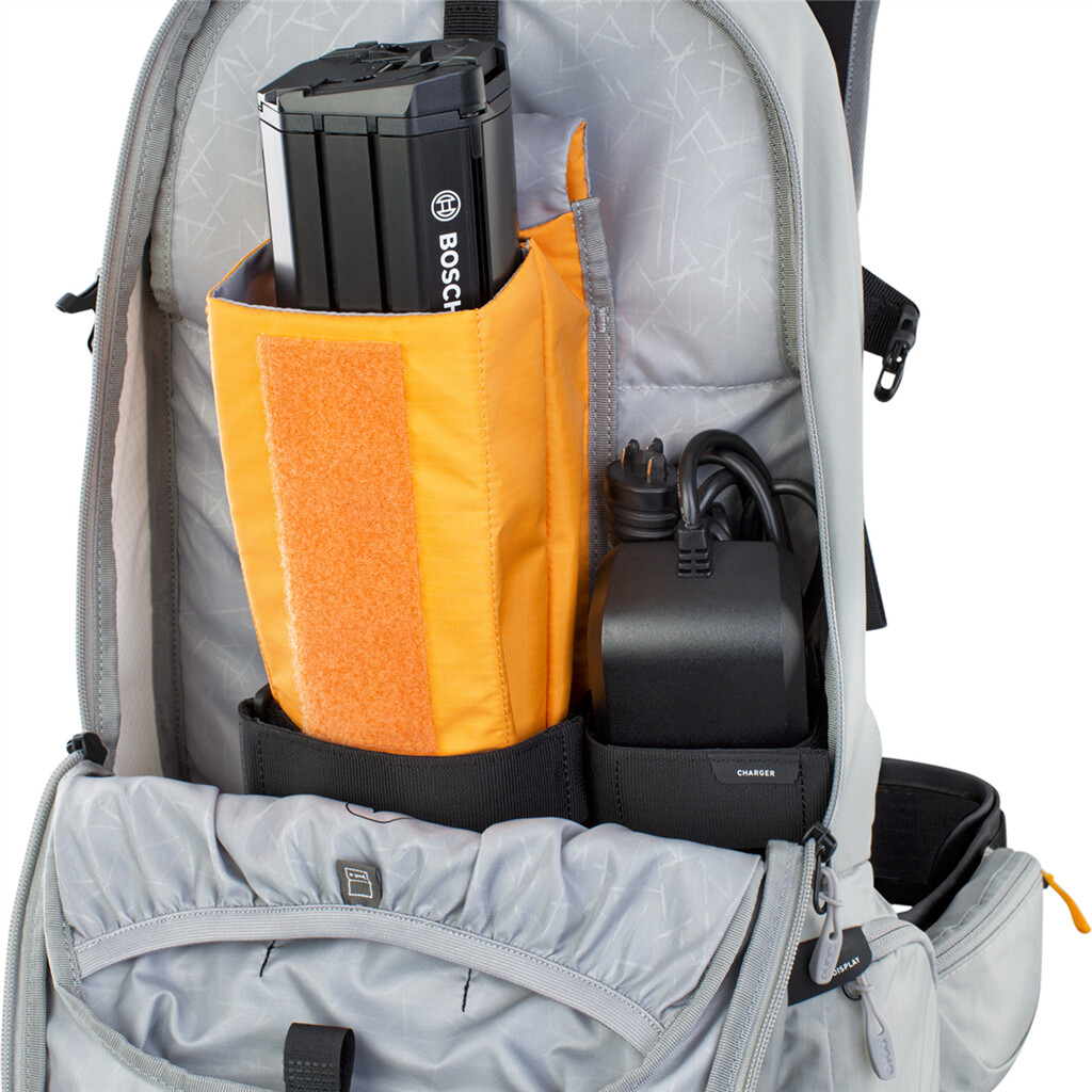 Evoc - FR Enduro E-Ride 16L Backpack - stone/bright orange